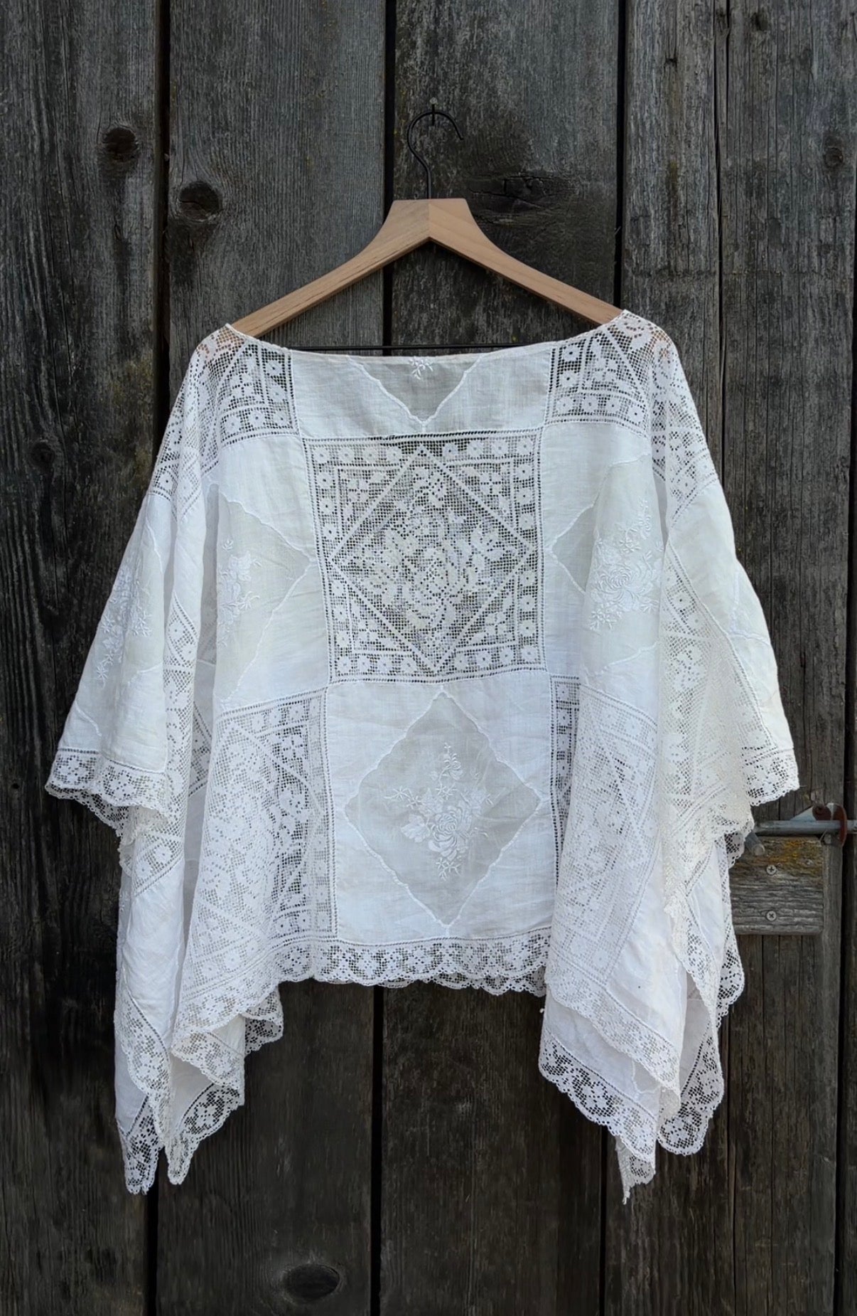 Poncho .01 - Lace